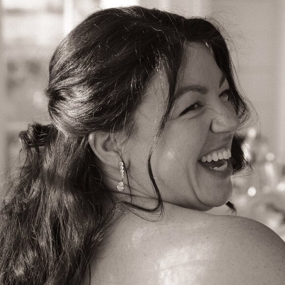 Meet your Posher, Lisa - Picture 1 of 1